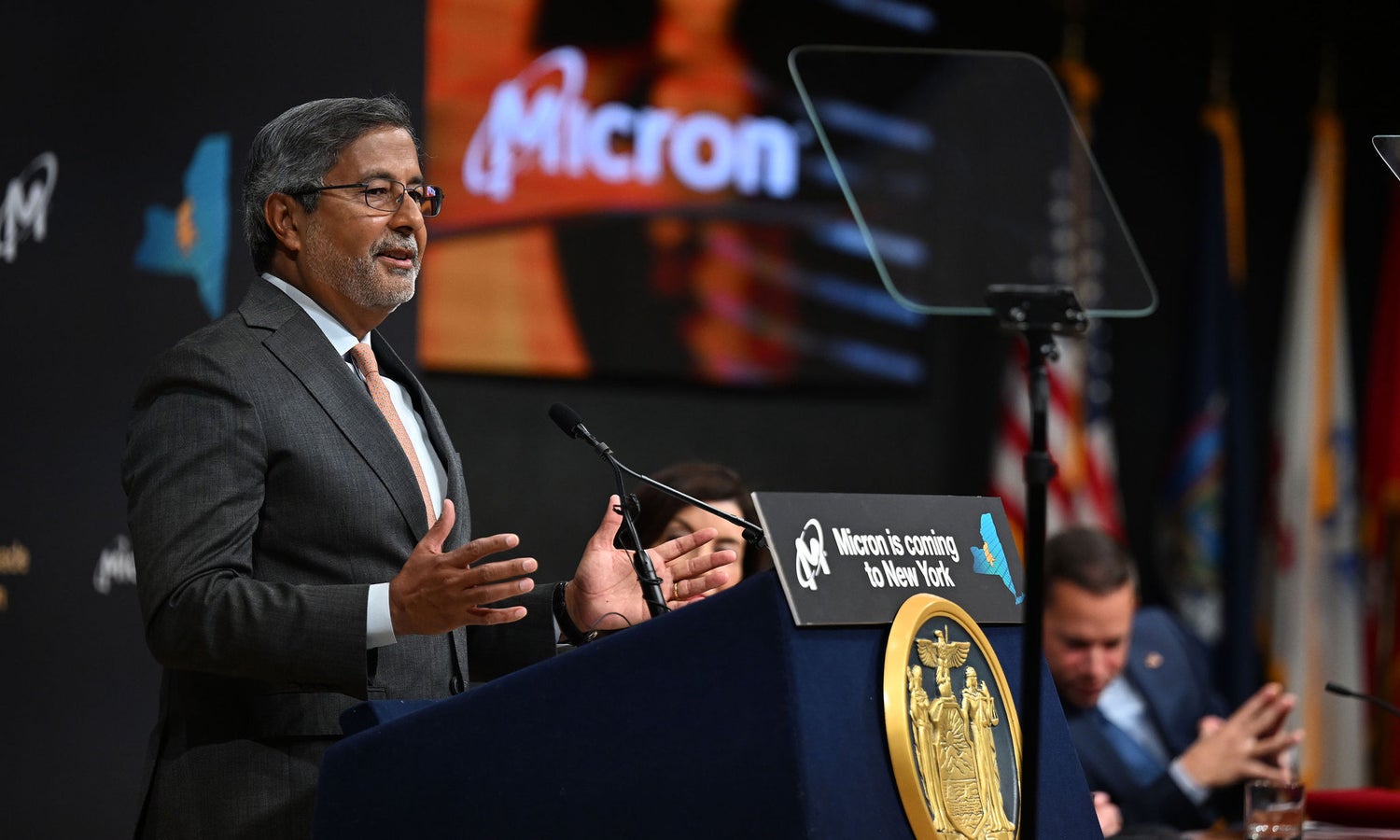 Photo 14 from the New York signing event